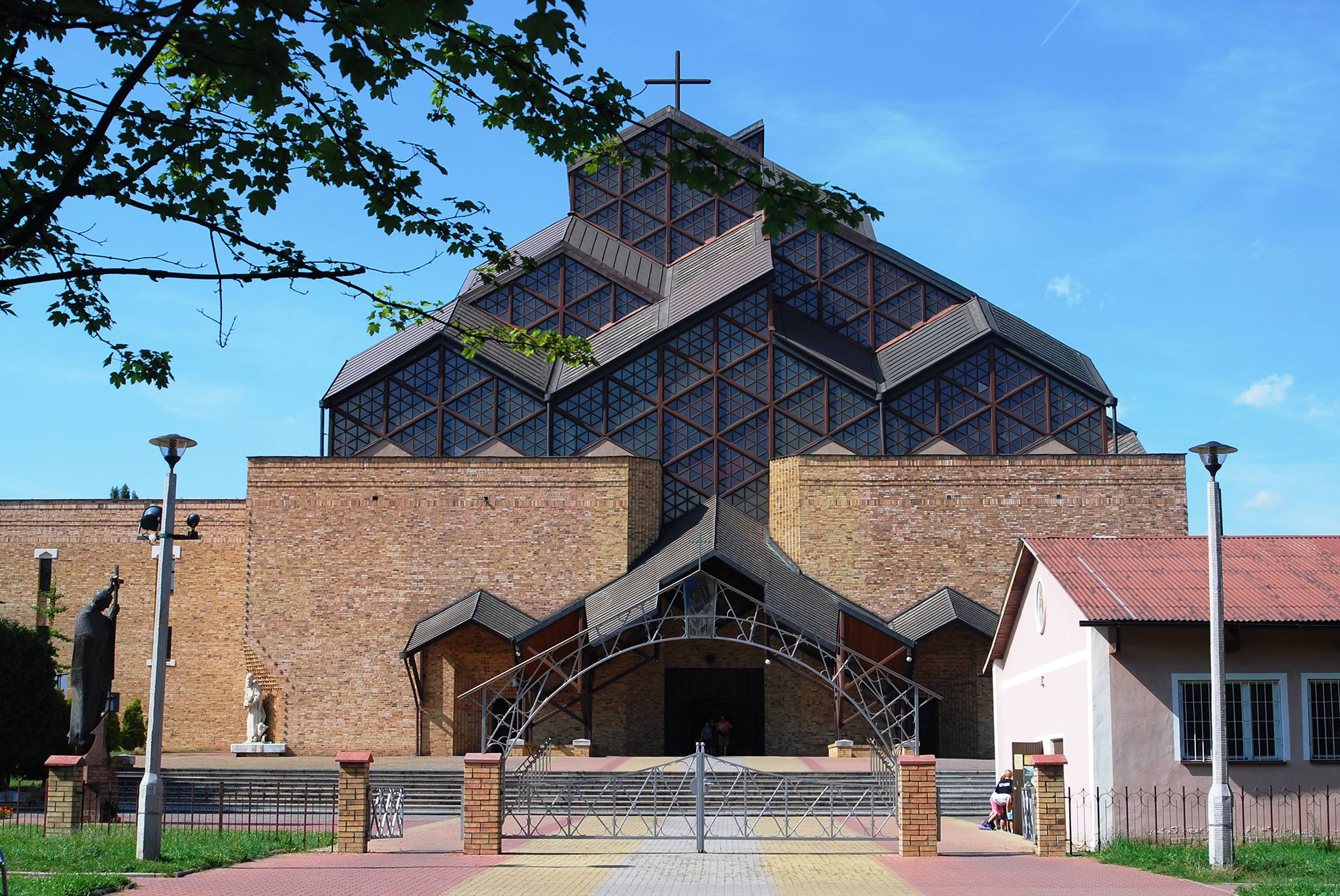 Duszpasterstwo Jezuitów w Nowej Hucie - Msze Święte na szklanych domach